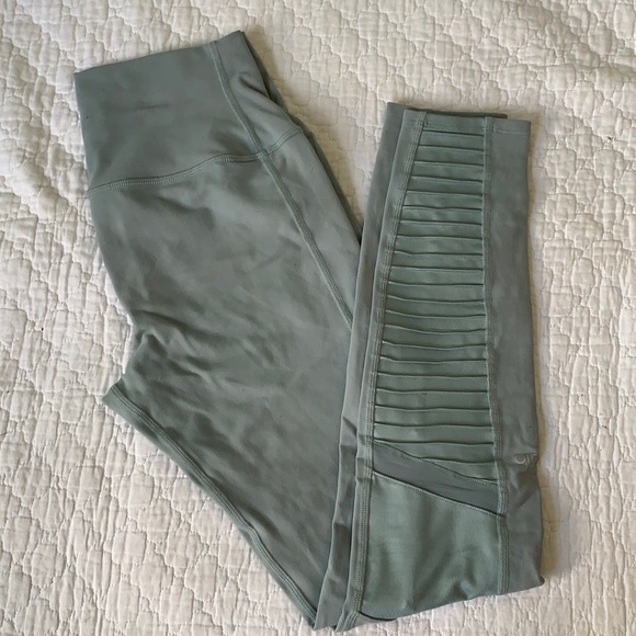 ALO Yoga Pants - Light aqua Alo Yoga Moto legging